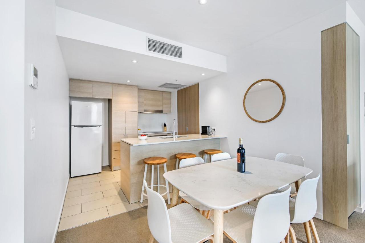 The Eureka Gold Coast Residence On Broadbeach Exterior photo