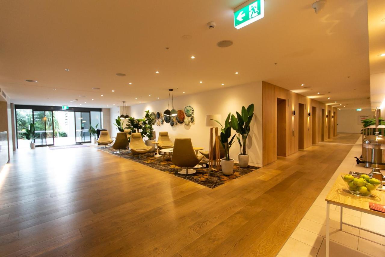 The Eureka Gold Coast Residence On Broadbeach Exterior photo