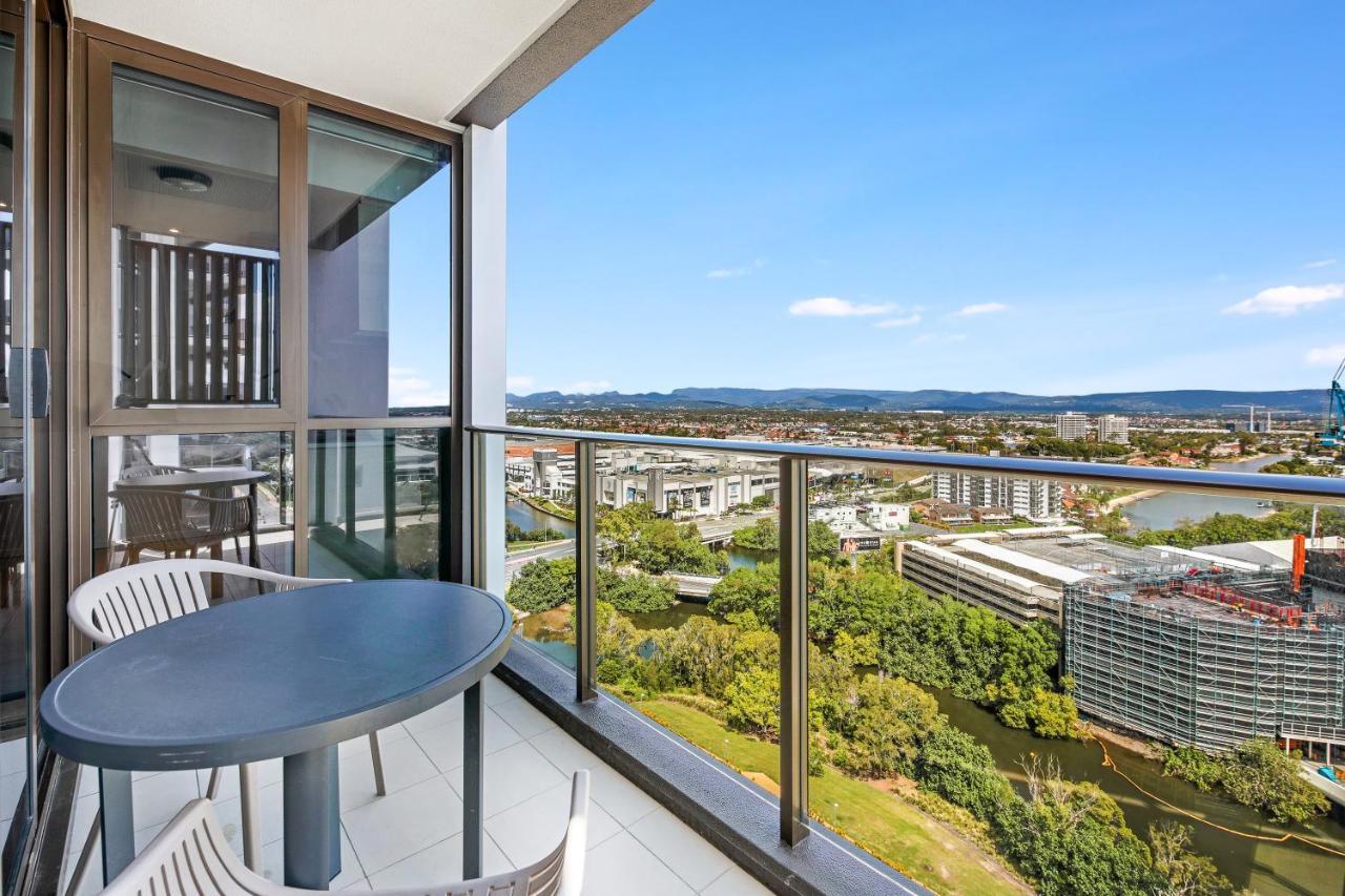 The Eureka Gold Coast Residence On Broadbeach Exterior photo