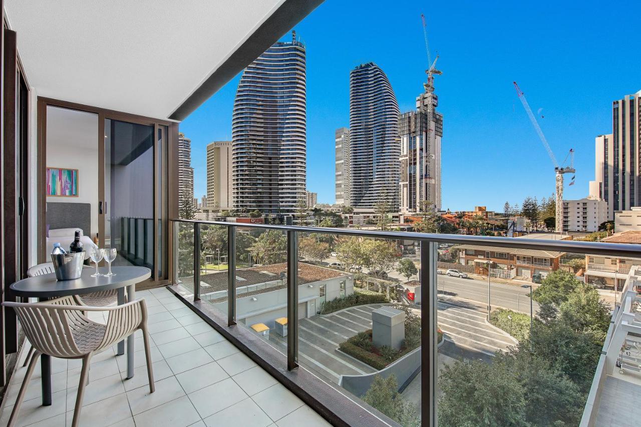 The Eureka Gold Coast Residence On Broadbeach Exterior photo