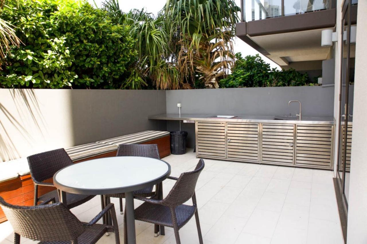 The Eureka Gold Coast Residence On Broadbeach Exterior photo